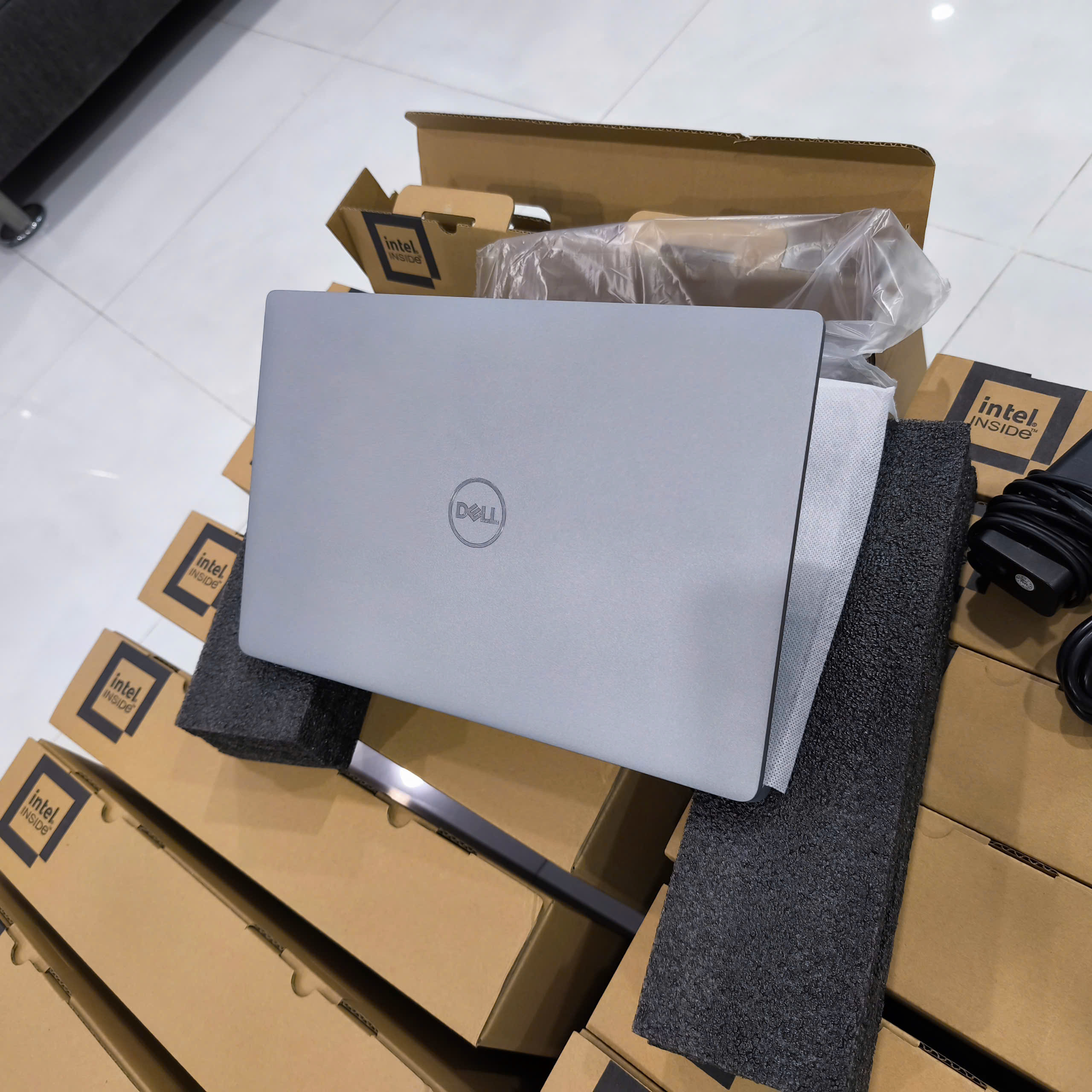 Dell Latitude 5411 -Intel I5 10400H-8G-256G -14″ HD-Win 10 Pro