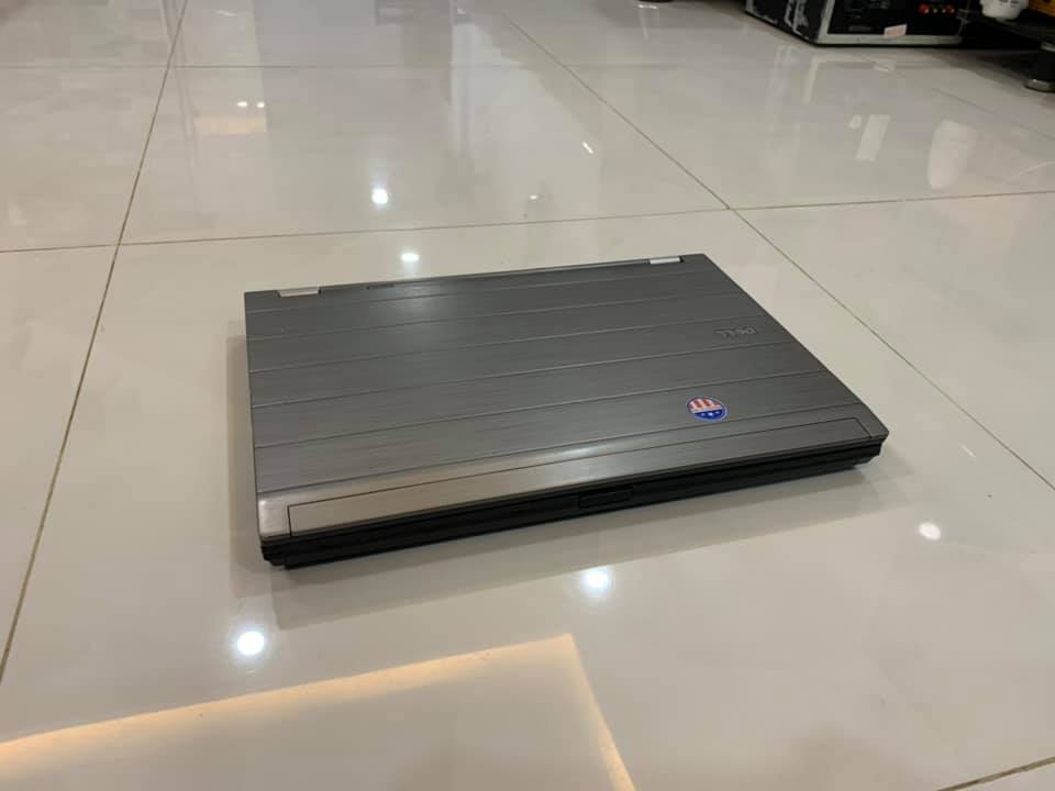 Laptop Dell Precision M4500 ( Core i7 620M, Ram 8gb Ổ cứng 250gb HDD, Vga Quadro FX880, Màn hình 15.6 Full hd) 